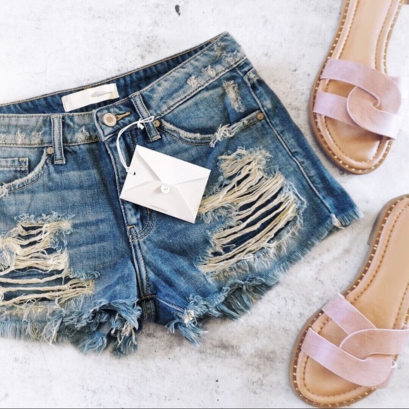 NEW! Vintage Medium Wash Distressed Cutoff Shorts - Picture 5 of 6